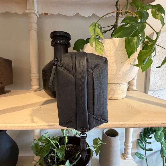 Peak Design Regular Tech Pouch - Picture 4 of 12